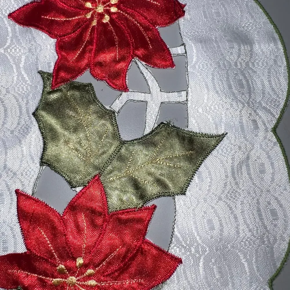 Poinsettia Holly Glitter Candle 33 inch Round Holiday Christmas Table‎ Cloth